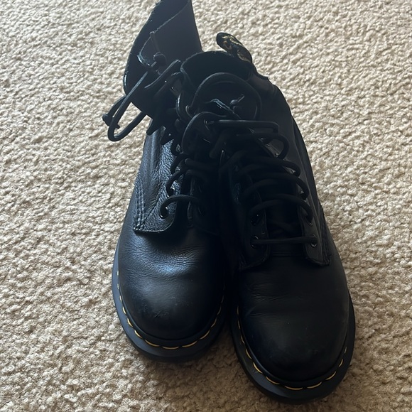 Doc Martens Dr. Martens pebbled leather boots - Picture 2 of 5